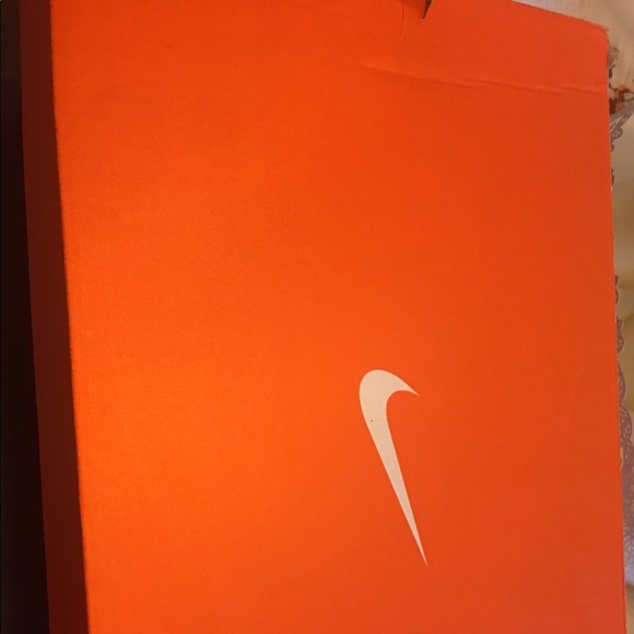 Shoes - Picture 2 of 10